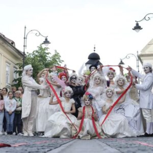 Parada stradală &quot;Amurgul baroc&quot; ajunge la Făgăraș
