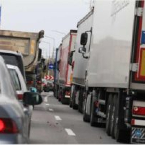 Restricții de circulație pentru vehiculele grele în județele Brașov, Sibiu, Covasna și Mureș, din cauza caniculei