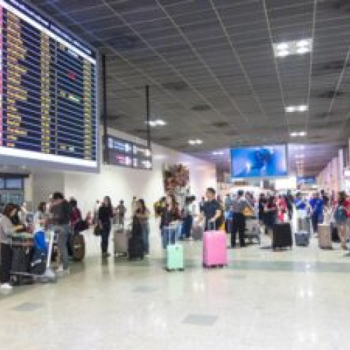 Pana globală la serviciile Microsoft afectează mai multe instituții