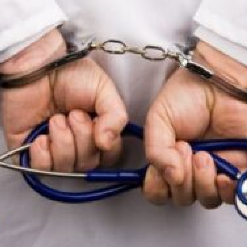 Medicul din Brașov cercetat pentru corupție, arestat preventiv pentru 30 de zile