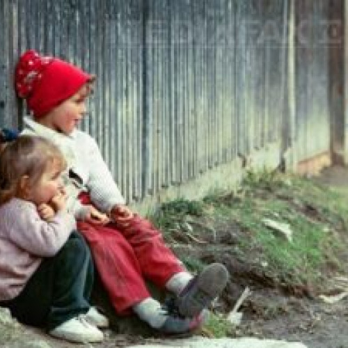 Numarul copiilor cu parinți plecați la muncă în străinătate a scăzut