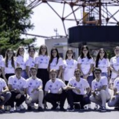 20 dintre cei mai buni studenți la Bootcamp STS în Brașov