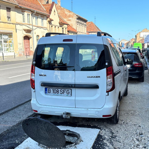 Lucrările la banda dedicată autobuzelor din Brașov se complică din cauza canalului Graft