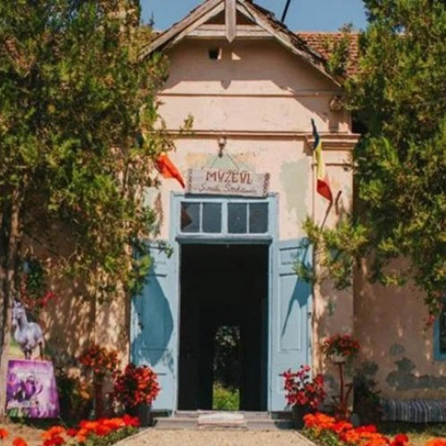 Muzeul &quot;Școala Sâmbeținilor&quot; din Sâmbăta de Jos, parte a &quot;Nopții Muzeelor la Sate&quot;