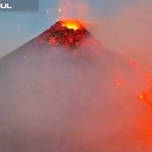 Alerta în Italia: Vulcanul Etna a erupt din nou