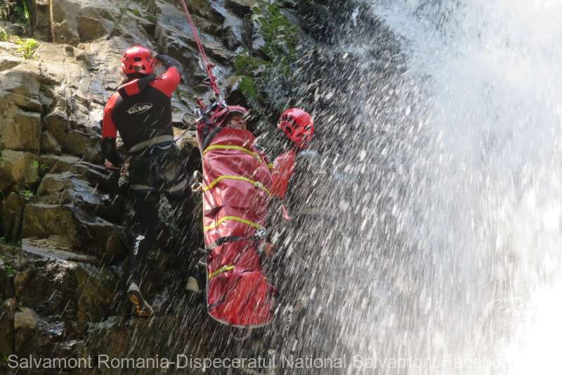 Peste 100 de persoane salvate de salvamontiști în ultimele 24 de ore