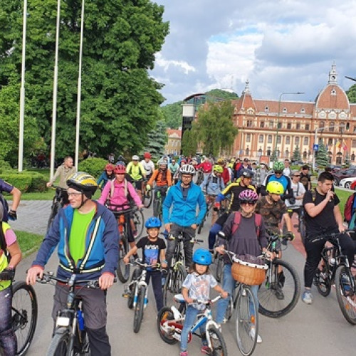 Bicicliștii din Brașov sunt invitați la Masa Critică și Parada Bicicletelor