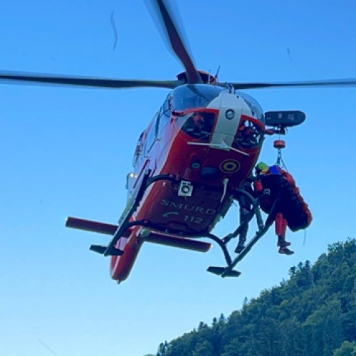 Elicopter SMURD chemat pentru a salva un turist străin în Muntii Făgăraș