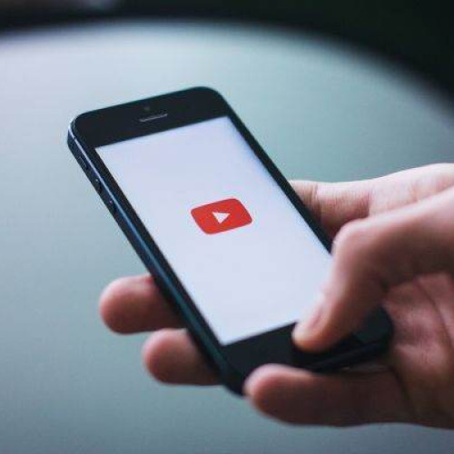 YouTube limitează accesul adolescenților la conținutul despre fitness