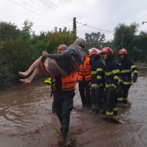 Ploile abundente afectează grav județul Galați, cu două victime raportate