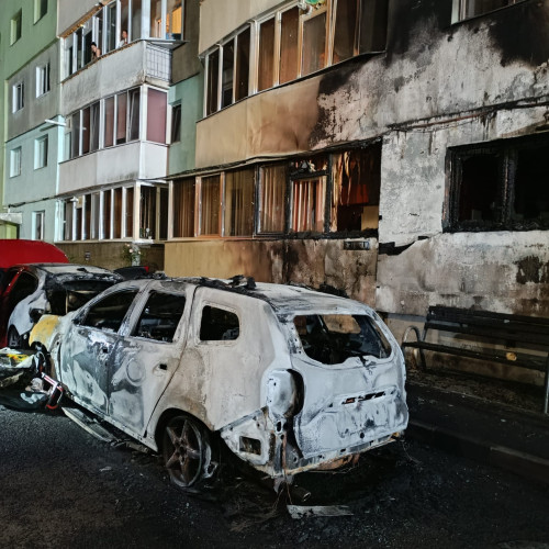 Incendiu în Brașov: Trei autoturisme afectate, fără victime