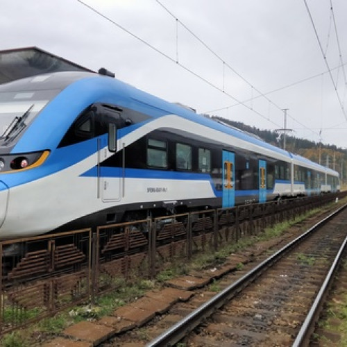 Un nou tren electric, rezultat al colaborării româno-chineze, intră în probe