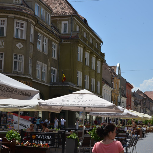 Terasele din Brașov se vor putea menține deschise până pe 30 noiembrie