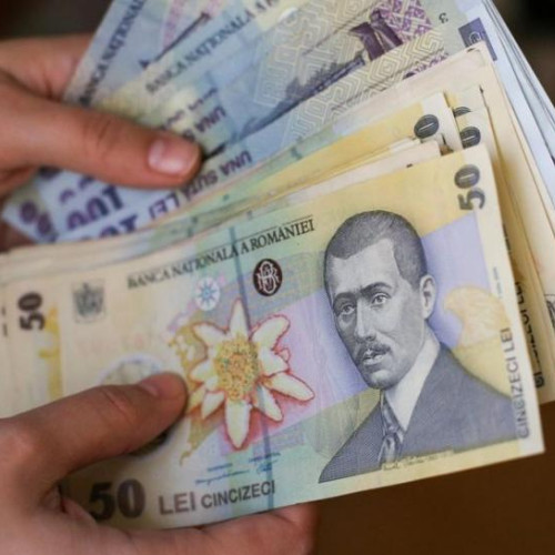 Klaus Iohannis semnează decretul pentru introducerea salariului minim european în România