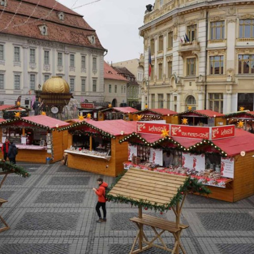 Târgul de Crăciun din Sibiu a început cu oferte variate de mâncare