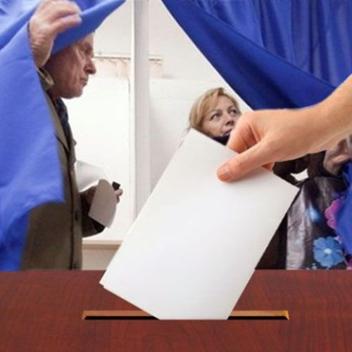 Patru bărbați din Brașov amendați pentru fotografierea buletinelor de vot
