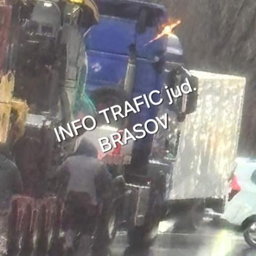 Traficul rutier blocat pe DN 13 din cauza unui accident mortal