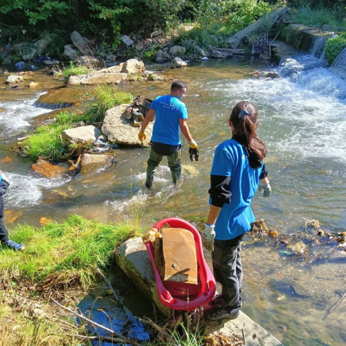 Ghimbaselul, un rau ignorat de comunitate, beneficiaza de initiative de salvgardare