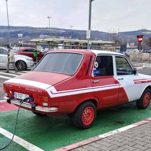 O Dacia 1300 a fost transformată în mașină electrică și a obținut omologarea la RAR