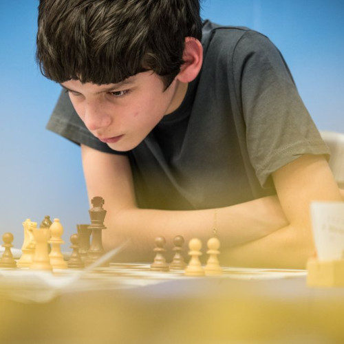 Vladimir Sofronie, un junior brașovean, impresionează la turneul internațional de șah