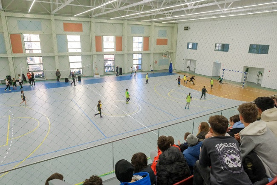 Elevii de la Şcoala Gimnazială Nr. 2 Brașov au o nouă sală de sport modernă