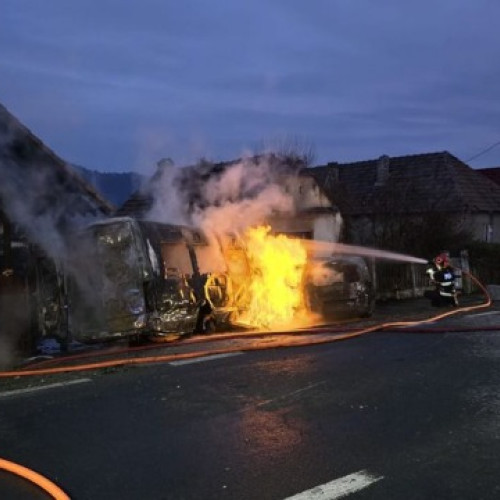 Accident între microbuze pe DN 14, fără victime