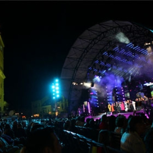 Discuții pentru reluarea Festivalului &quot;Cerbul de Aur&quot; la Brașov