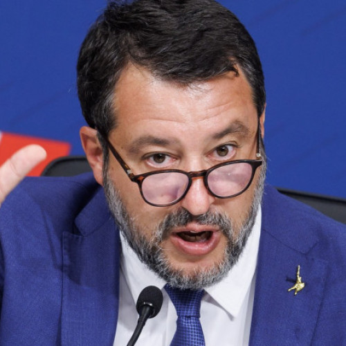 Salvini îl numește din nou &quot;nebun&quot; pe Macron, acuzându-l că duce Europa în război