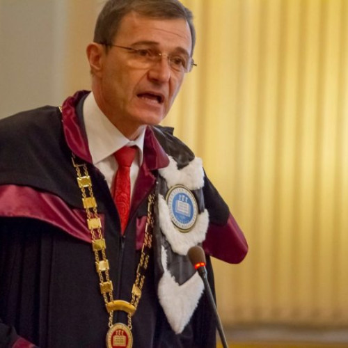 Ioan-Aurel Pop: &quot;Românii i-au eliminat pe cei cu experiență&quot;