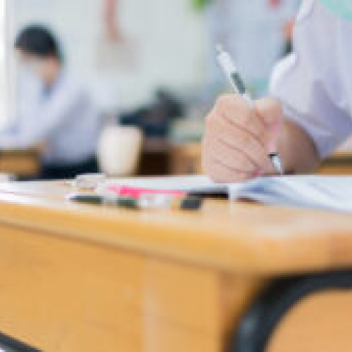 Elevii de clasa a VIII-a susţin marţi proba la Matematică în simularea Evaluării Naţionale: Reguli pentru rezolvarea subiectelor