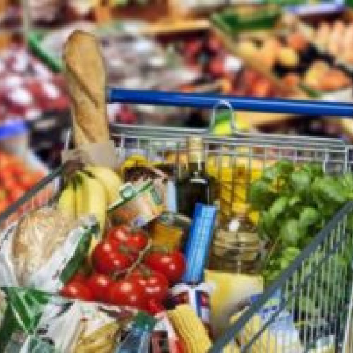 Discuții ale Guvernului pentru prelungirea plafonării adaosului la alimente cu retaileri