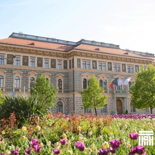 Universitatea Transilvania din Brașov (UNITBV) înregistrează o ascensiune semnificativă în clasamentul mondial CWUR 2025, urcând cu 125 de locuri față de anul trecut, conform sursei newsbv.ro. Aceasta a ajuns pe locul 1.372 la nivel global, ceea ce o face să fie una dintre cele mai bune universități din țară. Potrivit site-ului, această performanță o plasează pe poziția a cincea în topul universităților românești, depășind alte instituții de prestigiu și consolidându-și poziția de lider educațional regional.
