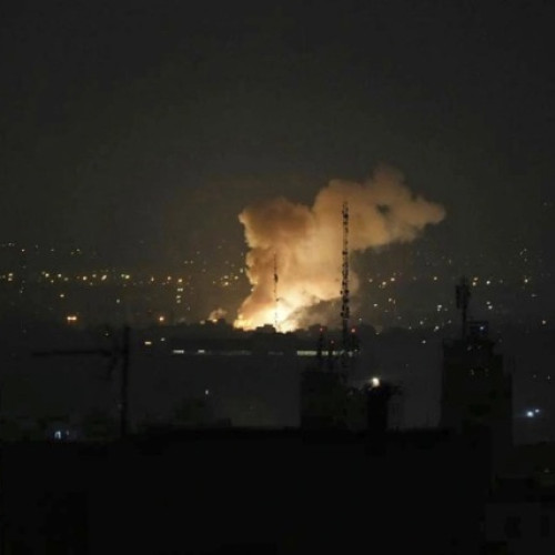 Israelul a lansat atacuri asupra unor situri nucleare din Iran, a anunțat armata israeliană, potrivit BBC. Explozii au fost auzite și la Teheran. Premierul israelian Benjamin Netanyahu a declarat că aceste atacuri fac parte din Operațiunea Leul care se ridică și a adăugat că Iranul reprezintă o amenințare pentru supraviețuirea Israelului.