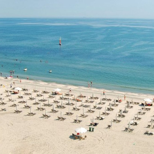 Prețurile de pe litoralul românesc comparate cu cele din Grecia: merită încă să mergi la mare în România?
