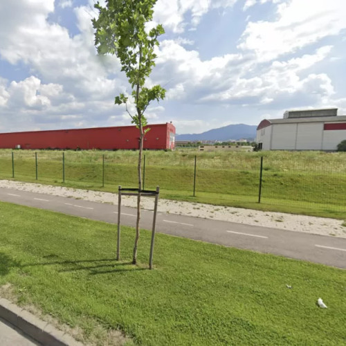 Primăria a început demersurile urbanistice pentru a construi o școală și o sală de sport pe un teren „uitat” de fosta administrație a Brașovului, din zona Coresi