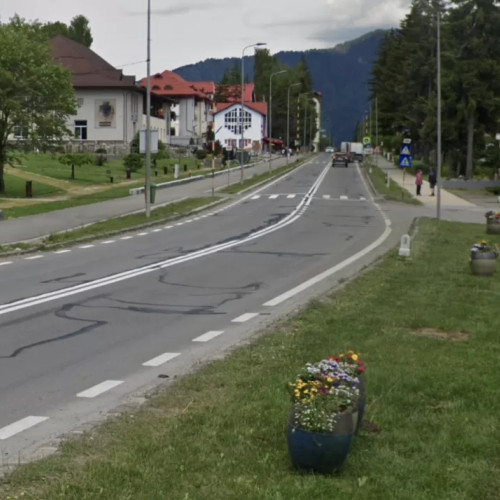 Predealul a fost împodobit cu flori pe perioada sezonului cald pentru a oferi un aspect plăcut și pentru a adăuga culoare în zona centrală a stațiunii. Florile, plantate atât în ronduri, cât și în jardiniere, necesită întreținere regulată pentru a-și păstra frumusețea. Potrivit bizbrasov.ro, aceste lucrări includ irigarea și plivirea plantelor pentru a evita invazia de buruieni.