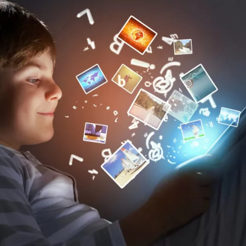 Proiect legislativ propune restricții pentru minorii sub 16 ani în comunicarea online