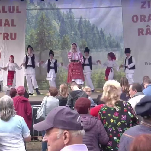 Dublă sărbătoare la Râșnov: Zilele Orașului și Festivalul Național Ecvestru. Paradă, concursuri de frumusețe având cai drept protagoniști. Și concert Ștefan Bănică Jr