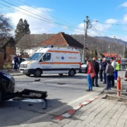 Accident în Săcele: Trafic Blocat