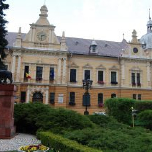 Primăria Brașov: Frenezia cheltuielilor publice continua fără discernământ, 20 milioane de euro pentru două zone verzi