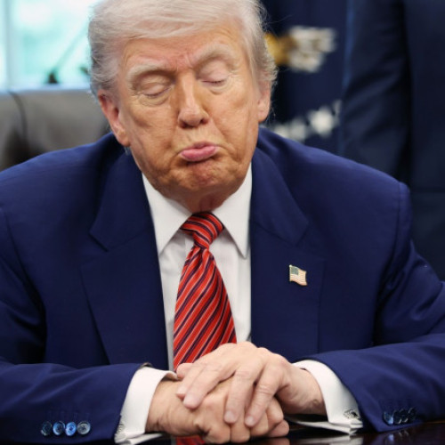 Donald Trump declară război persoanelor fără adăpost: cere statelor să evacueze taberele ocupate de acestea
