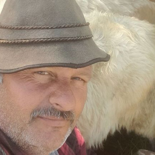 ciobanul Ioan Suciu: producătorii locali trebuie să smulgă respectul meritat