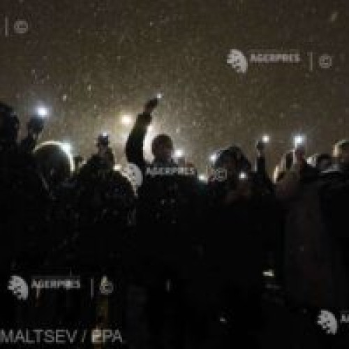 Rusi retinuti in urma comemorarii liderului opozitiei Navalnîi - proteste si memorii in Sankt Petersburg si Kremlin