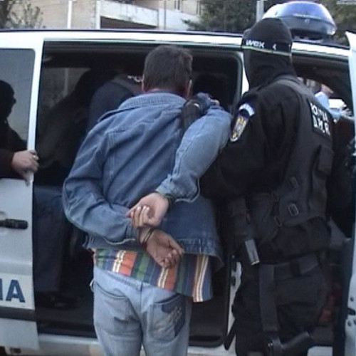 Tânăr de 24 de ani prins în flagrant cu droguri în Brașov