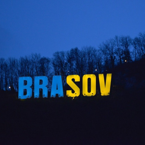 brasovul marchează solidaritatea cu Ucraina prin iluminarea clădirilor în culorile drapelului ucrainean