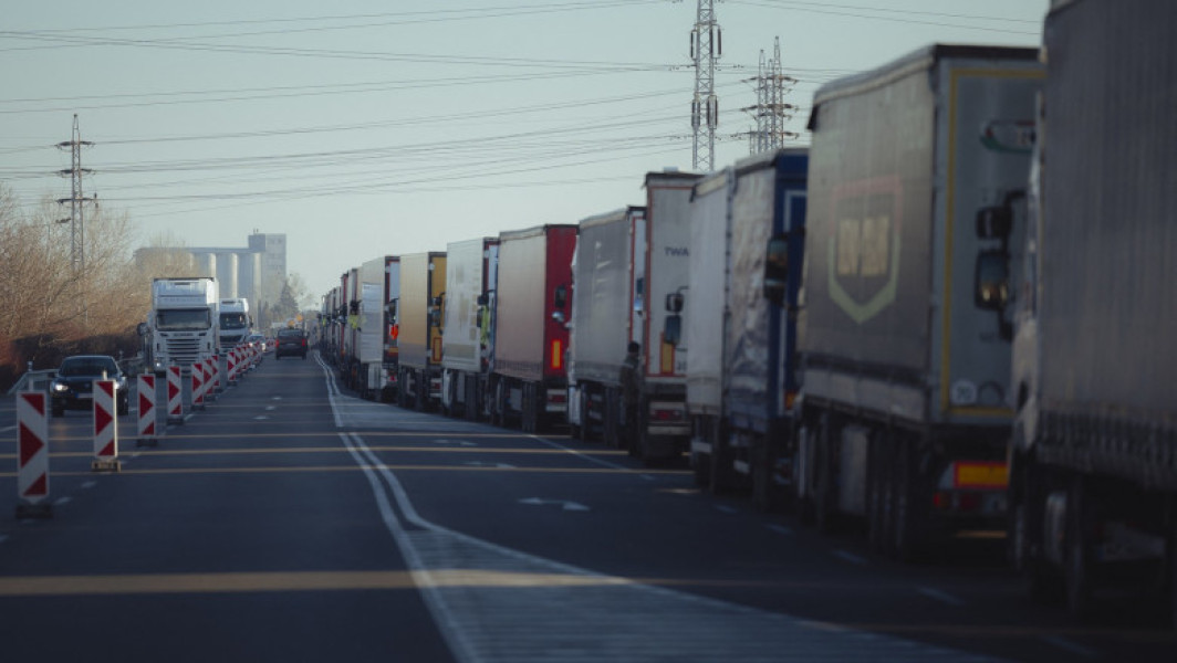 Protest la granița polono-ucraineană: fermieri blochează traficul în semn de nemulțumire față de importurile ieftine de produse agricole din Ucraina