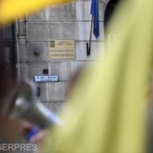 Salariații din Asistența Socială protestează la Ministerul Muncii. Sindicaliștii reclamă diminuarea venitului net în loc să crească.