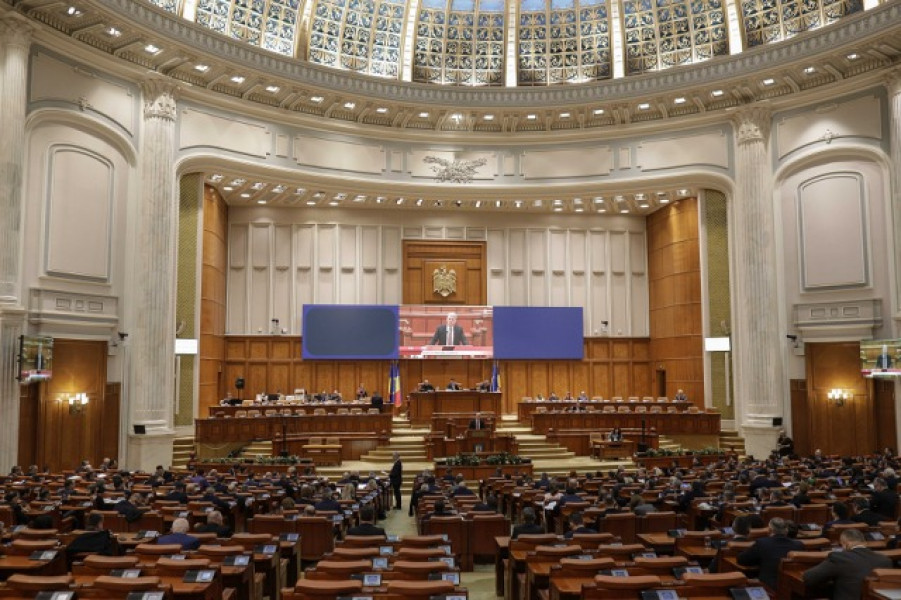 Parlamentul se reunește într-o ședință comună pentru patru moțiuni de cenzură