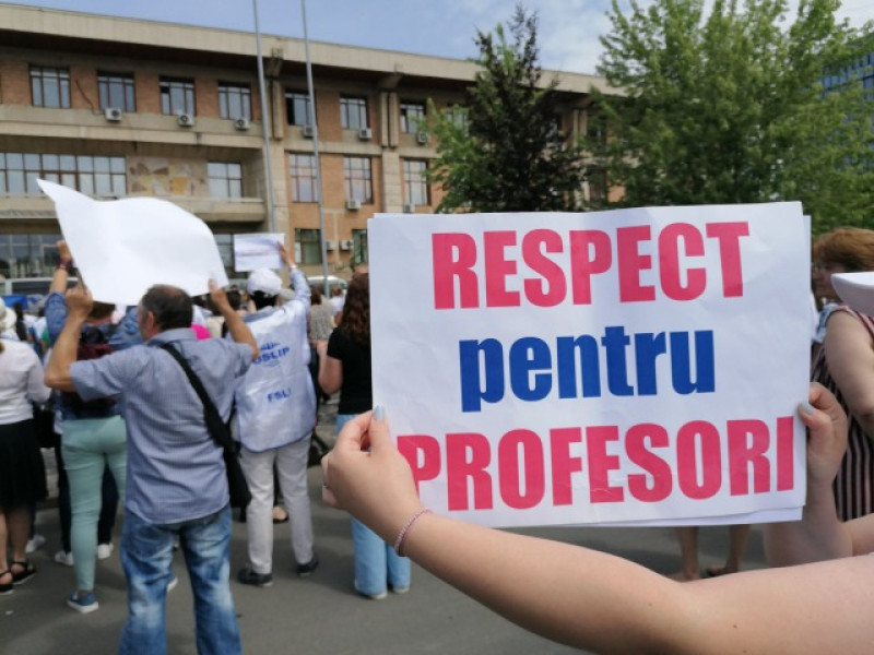 Anul școlar începe cu proteste în capitală, organizate de federațiile din învățământ