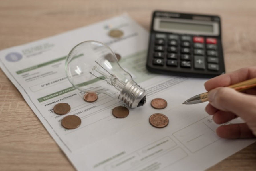 Ministrul Energiei anunță scăderea tarifelor la trei furnizori de energie